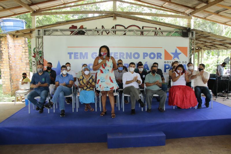 Entrega do cadastro Ambiental Rural na comunidade do Abacatal