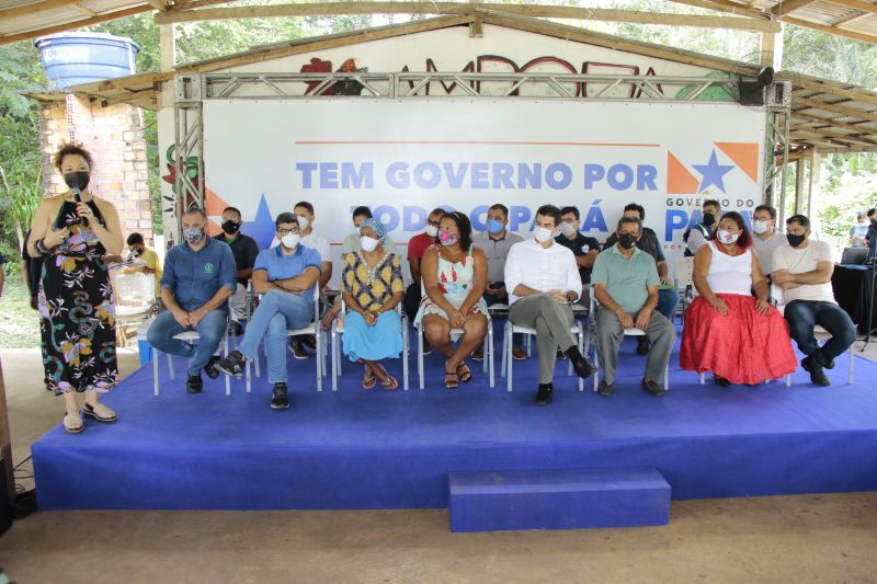 Entrega do cadastro Ambiental Rural na comunidade do Abacatal