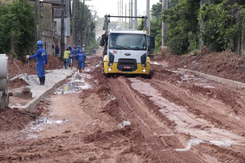 Obras de saneamento em Águas Lindas