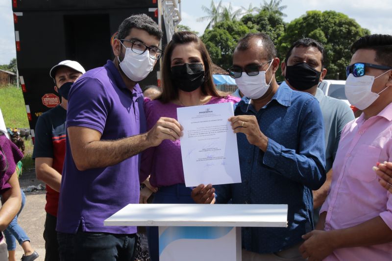 Assinatura de ordem de serviço de recapeamento asfáltico da Av. beira rio