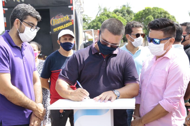 Assinatura de ordem de serviço de recapeamento asfáltico da Av. beira rio