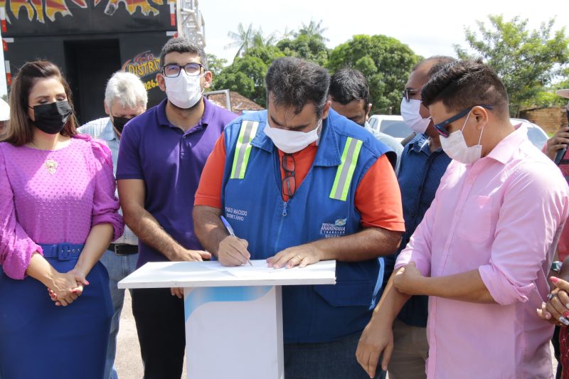 Assinatura de ordem de serviço de recapeamento asfáltico da Av. beira rio