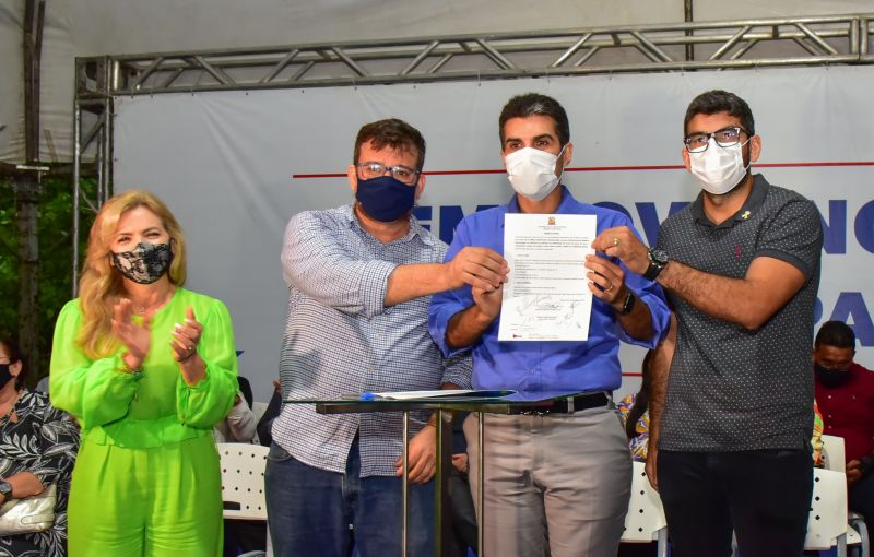 Assinatura de ordem de serviço das obras do Polo da Universidade do Pará granja Icui