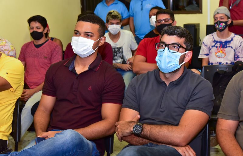 Recepção aos skaitistas, ciclistas do municipio e entrega do do uniforme para o time do vôlei com apoio da gestão