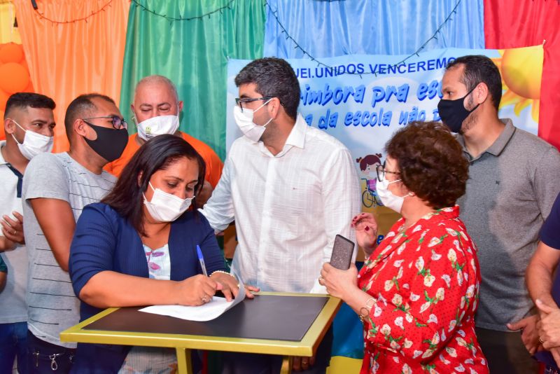 Assinatura de ordem de serviço para reforma e manutenção predial da U.E.I Unidos Venceremos - Curuçamba