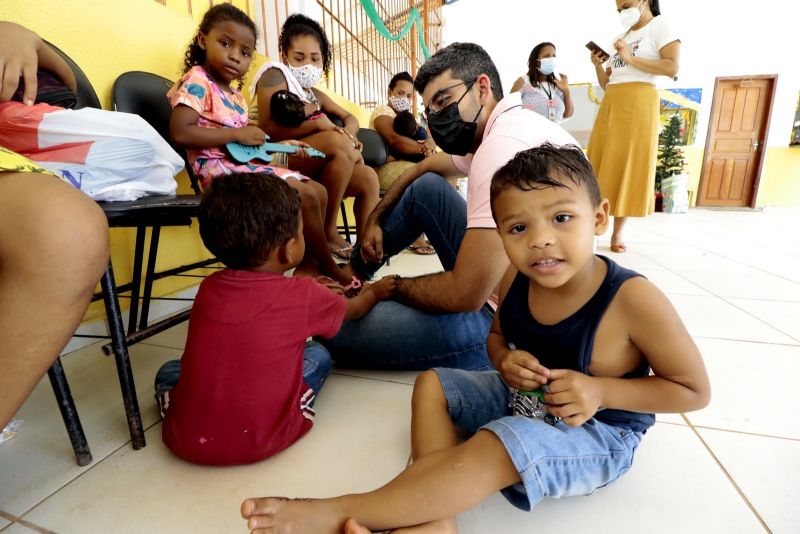 Entrega de presente para crianças do Santana do Aurá, que fizeram cartinhas ao Papai Noel.
Cras Santa do Aurá