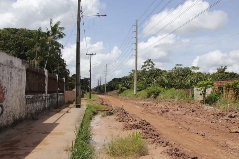 Obras na avenida União no Aurá