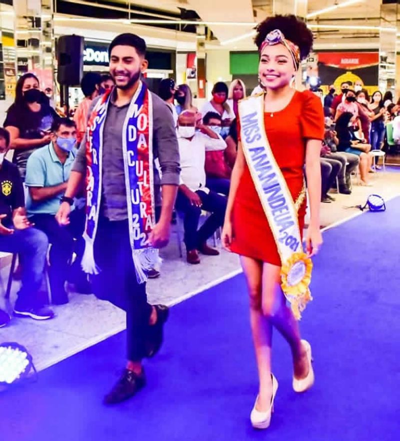 O desfile de moda "Ananindeua é sustentabilidade e artesanato" foi realizado na noite desta sexta-feira, 22, na Praça de Alimentação do Shopping Metrópole