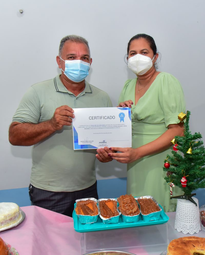 Entrega de certificação do curso artesanal de panificação. Cras Estrela Julia Seffer