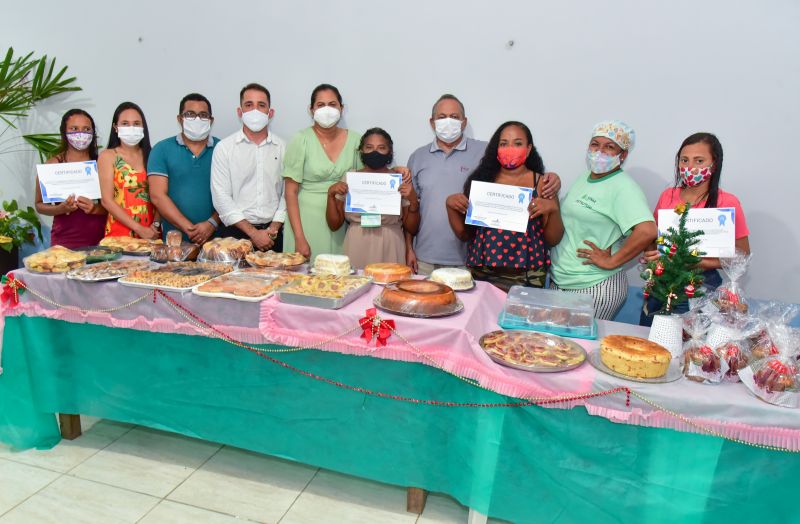 Entrega de certificação do curso artesanal de panificação. Cras Estrela Julia Seffer