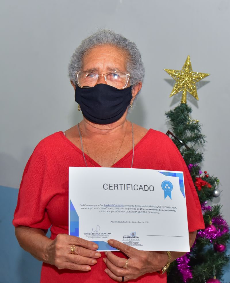 Entrega de certificação do curso artesanal de panificação. Cras Estrela Julia Seffer