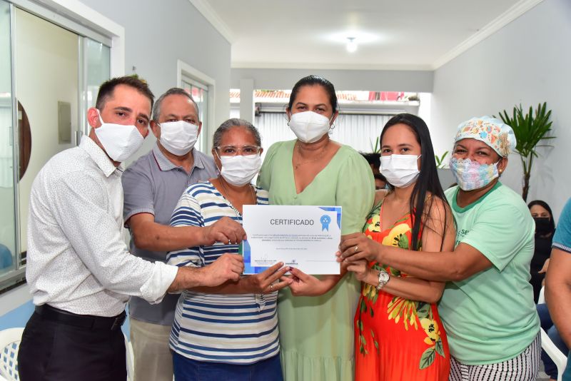 Entrega de certificação do curso artesanal de panificação. Cras Estrela Julia Seffer