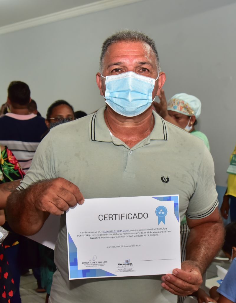 Entrega de certificação do curso artesanal de panificação. Cras Estrela Julia Seffer