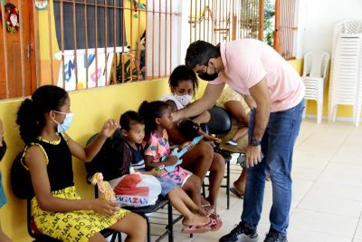 galeria: Entrega de presente para crianças do Santana do Aurá, que fizeram cartinhas ao Papai Noel. Cras Santa do Aurá