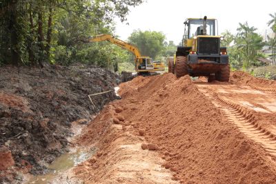 galeria: Obras no canal da Arterial 5 A com Av Independência