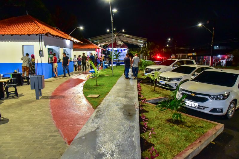 Inauguração da praça de alimentação do Park Anne- Julia Seffer