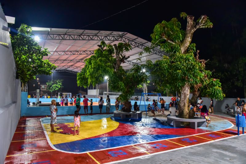 Entrega da revitalização praça Waldomiro Gonçalves da Silva. Águas Lindas