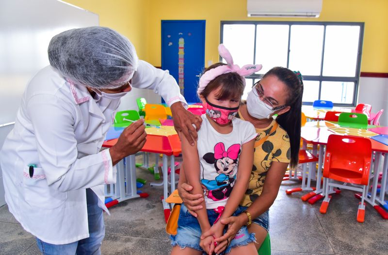 Vacinação das crianças na CMREI Irmã Dulce, Águas Lindas