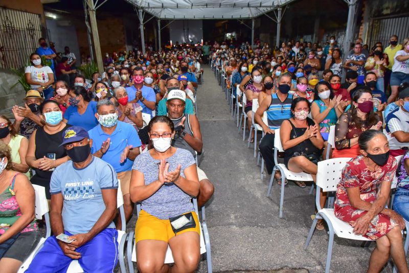 Entrega de 1.053 títulos de propriedades, loteamento 28 de Agosto no 40 horas