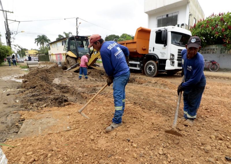 Obras na rua Marcelino