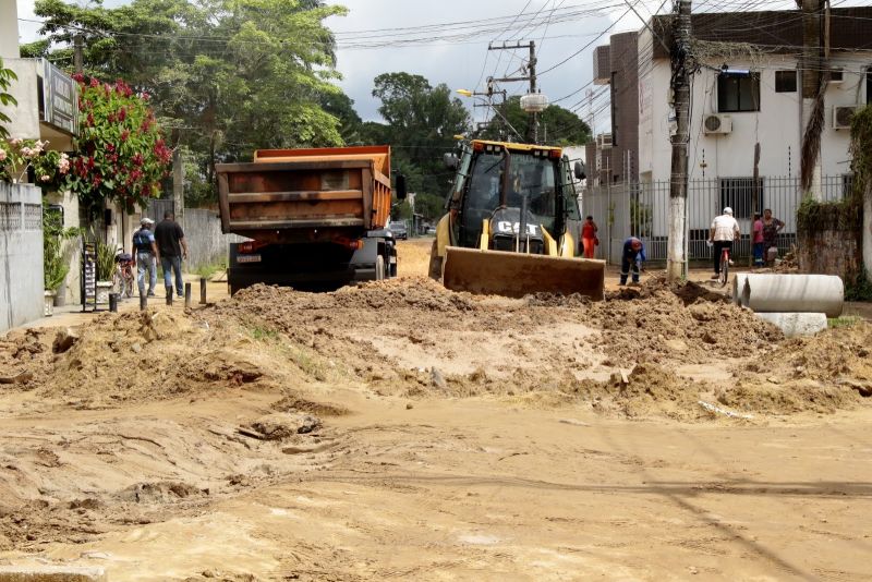 Obras na rua Marcelino