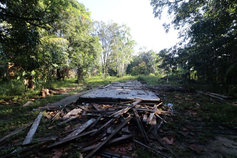 Lançamento da Pedra Fundamental e Ato de Assinatura de O.S para Construção da Creche Unidade de Educação Infantil Beira Rio