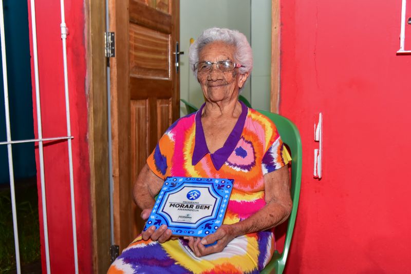 Entrega do programa de melhorias habitacional, Morar Bem. Residencial Ananin em Águas Brancas