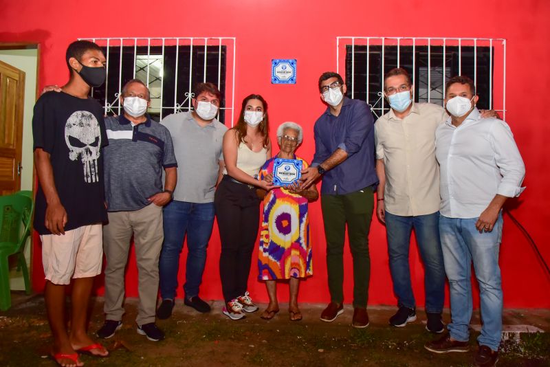 Entrega do programa de melhorias habitacional, Morar Bem. Residencial Ananin em Águas Brancas