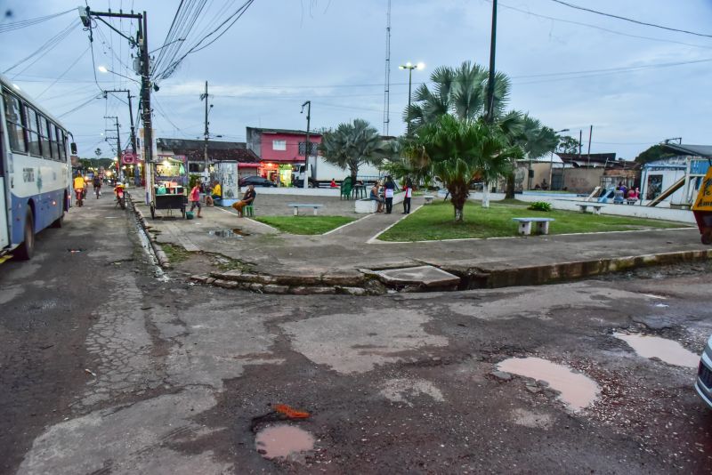 Assinatura de O.S para reforma da praça do Carnaúba, Estrada do Icuí