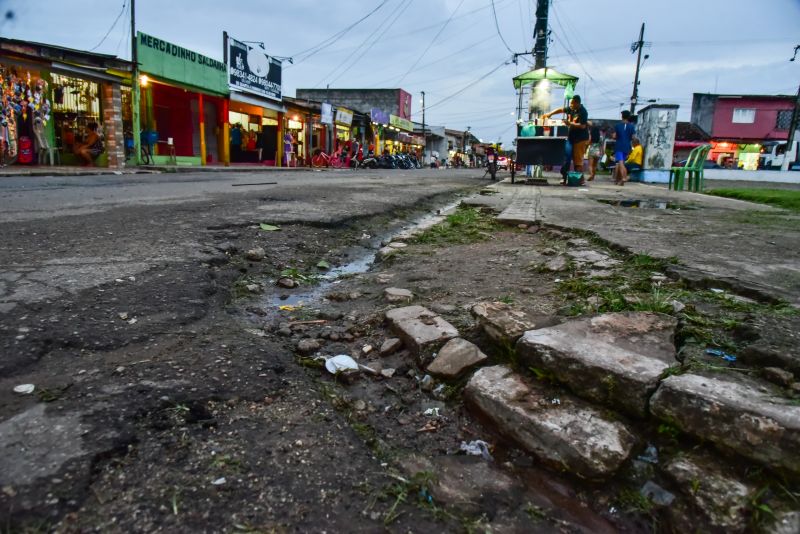 Assinatura de O.S para reforma da praça do Carnaúba, Estrada do Icuí