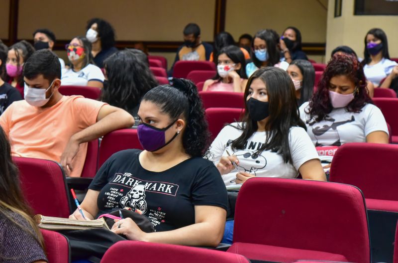 VEM ENEM. Aula no Auditório da Unama