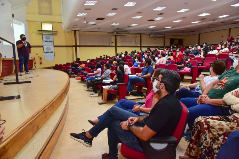 VEM ENEM. Aula no Auditório da Unama