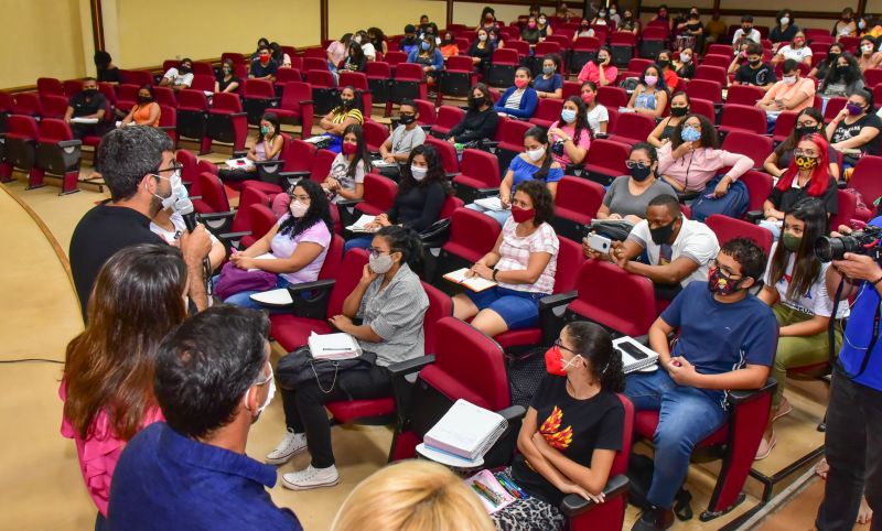 VEM ENEM. Aula no Auditório da Unama