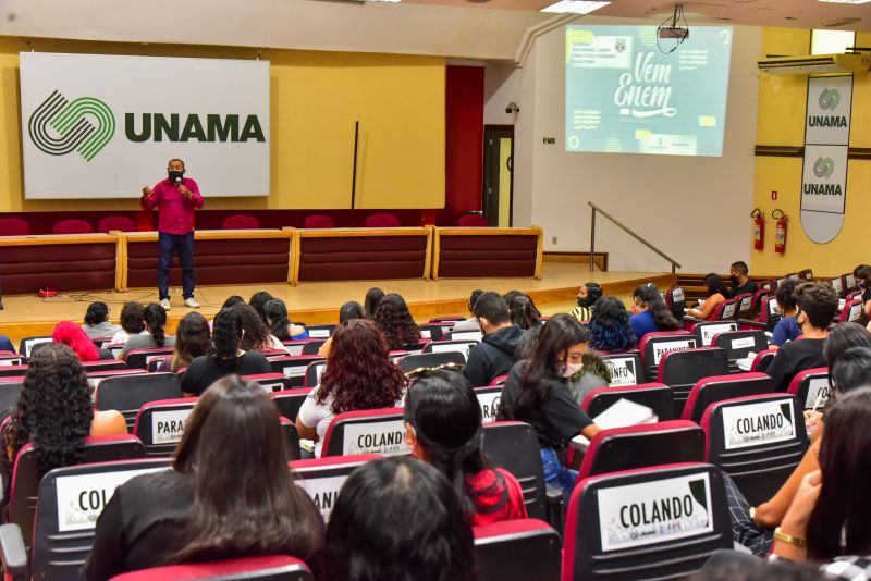 VEM ENEM. Aula no Auditório da Unama