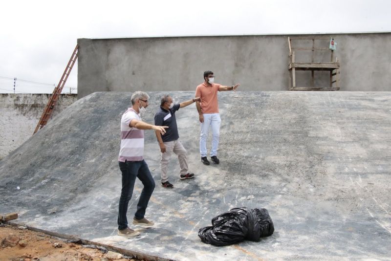 Visita técnica as obras da Praça da Águas Lindas