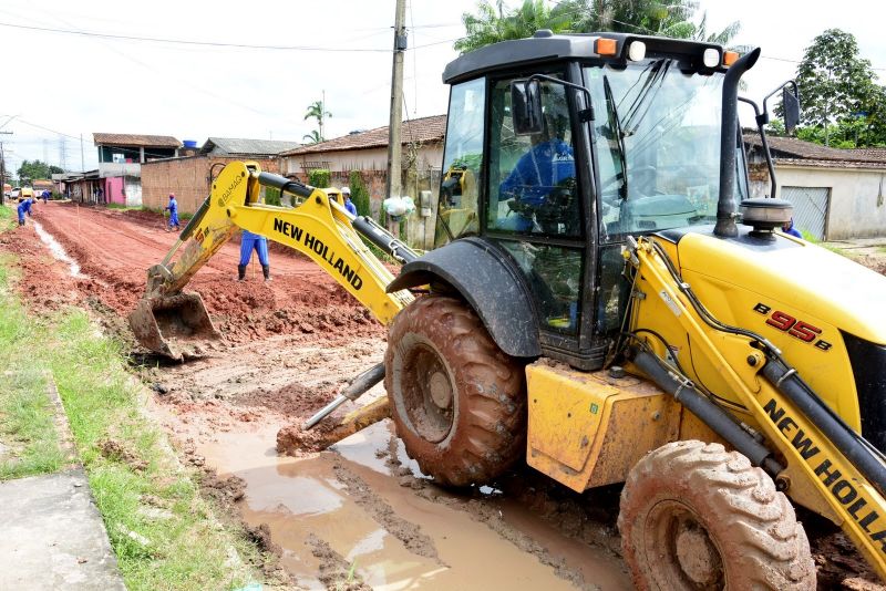 Visitação as Obras de Pavimentação no Conjunto Girassol, rua Flor de Liz - Águas Brancas