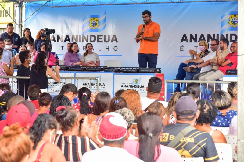 Entrega de equipamentos para feirantes do município de Ananindeua