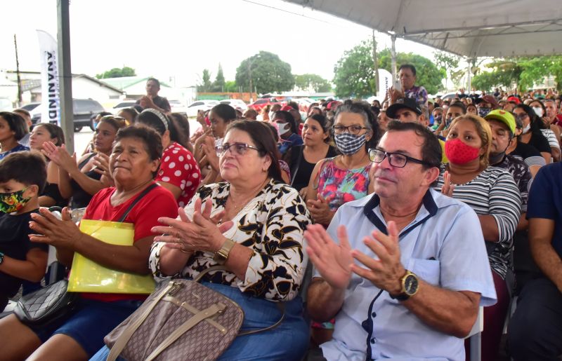 Entrega de equipamentos para feirantes do município de Ananindeua