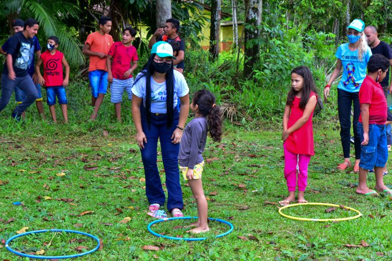 Entrega de material didático e apresentação de projeto na EMEF Domiciano de Farias, Ilha Grande