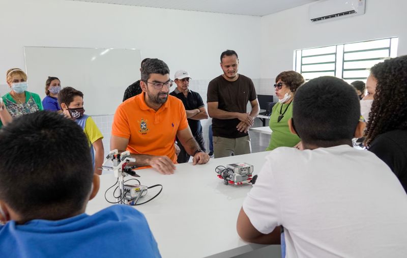 Entrega da revitalização da EMEF Cândida Santos Souza. Avenida Zacarias de Assunção-Distrito Industrial