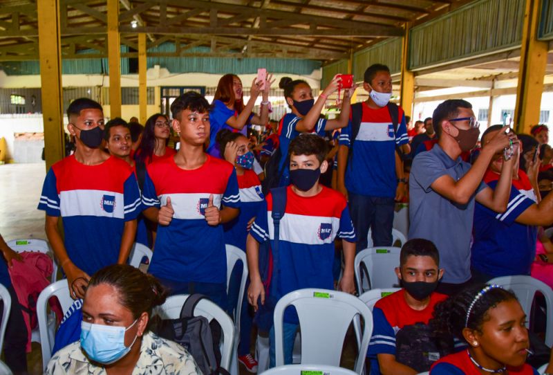 Assinatura  de Ordem de serviço  para manutenção predial da Escola Estadual de Ensino Fundamental e Médio  Prof° Maria Araújo Figueiredo