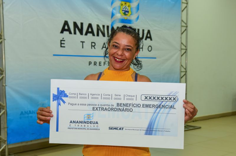 Entrega Simbólica do Benefício Extraordinário para as Famílias Atingidas pelas Chuvas