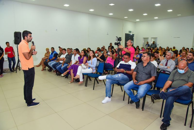 Entrega Simbólica do Benefício Extraordinário para as Famílias Atingidas pelas Chuvas