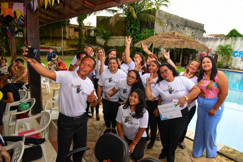 Cerimônia de Enceramento do curso de Libras no Cras Jaderlândia