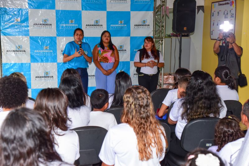 Cerimônia de Enceramento do curso de Libras no Cras Jaderlândia