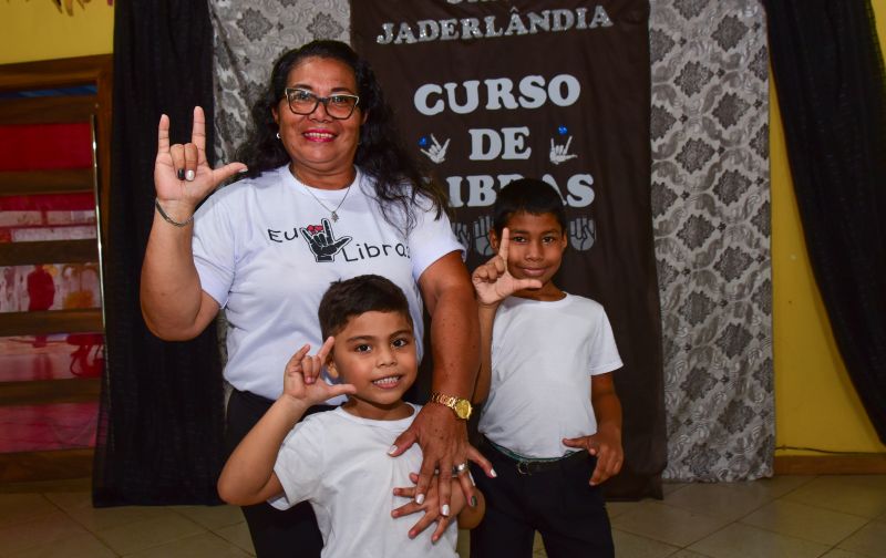 Cerimônia de Enceramento do curso de Libras no Cras Jaderlândia