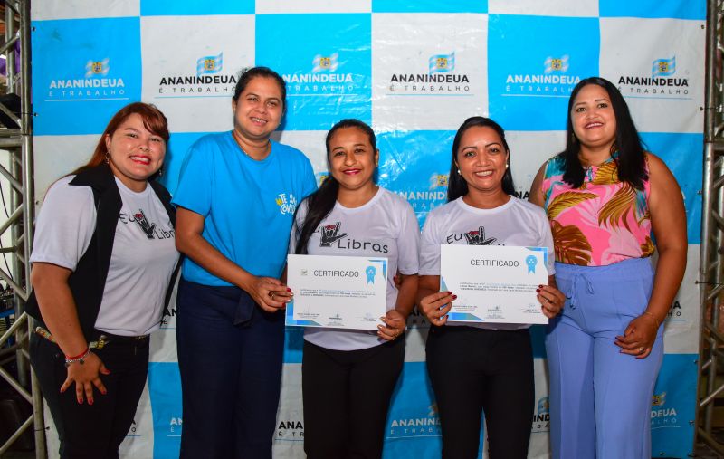 Cerimônia de Enceramento do curso de Libras no Cras Jaderlândia