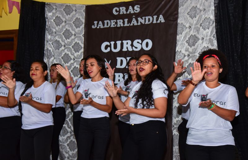 Cerimônia de Enceramento do curso de Libras no Cras Jaderlândia