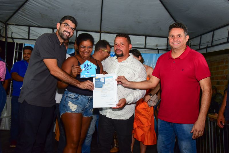 Entrega de Títulos do Programa Ananindeua Legal, Conjunto Jardim Florestal no 40 Horas