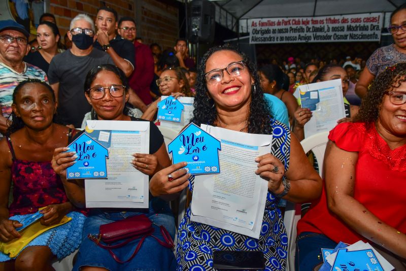 Entrega de Títulos do Programa Ananindeua Legal, Conjunto Jardim Florestal no 40 Horas